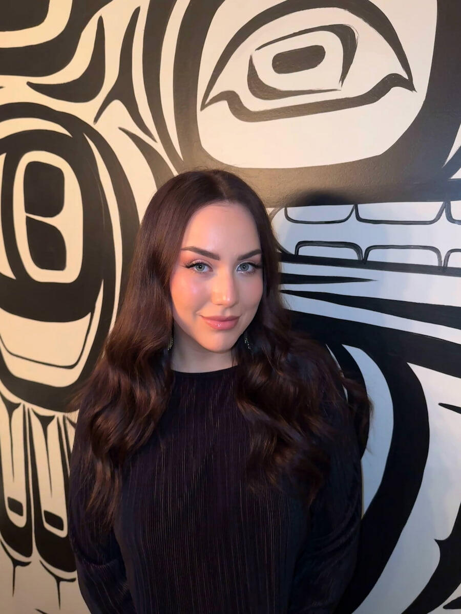 Tamia Overes bio photo